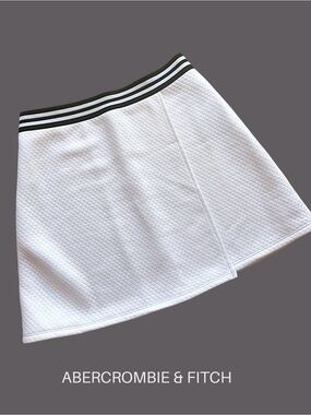 ABERCROMBIE & FITCH WHITE QUILTED PULL-ON STRETCH MINI SKIRT FAUX WRAP | XS